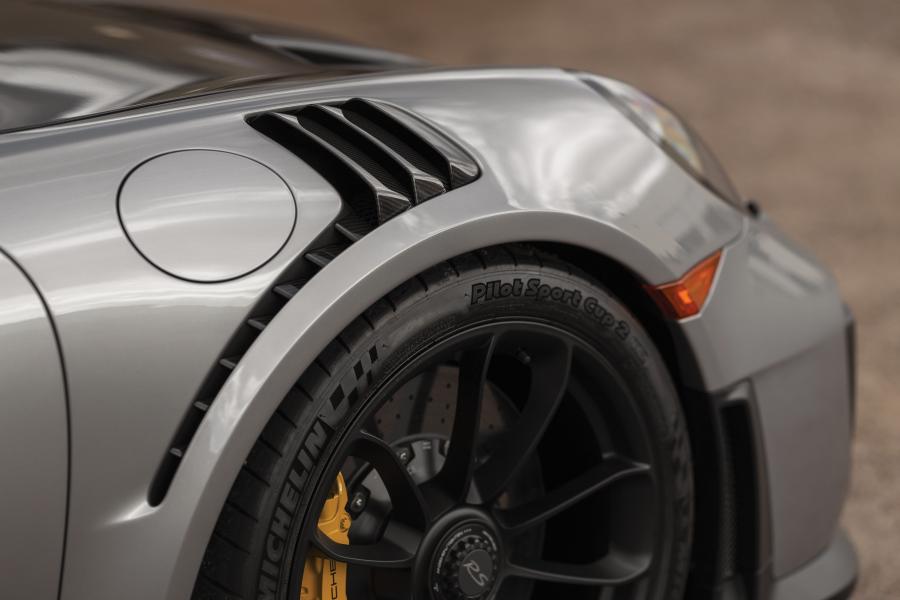 Детали экстерьера Porsche 911 GT2 RS (991) 2017 года  (NA) (фото 24 из 42)